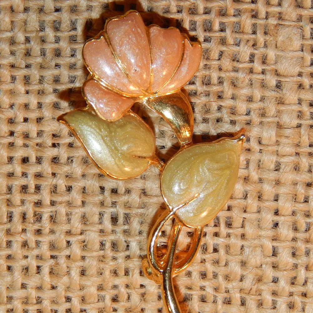 <3  MCJ Enameled Flower Brooch  <3